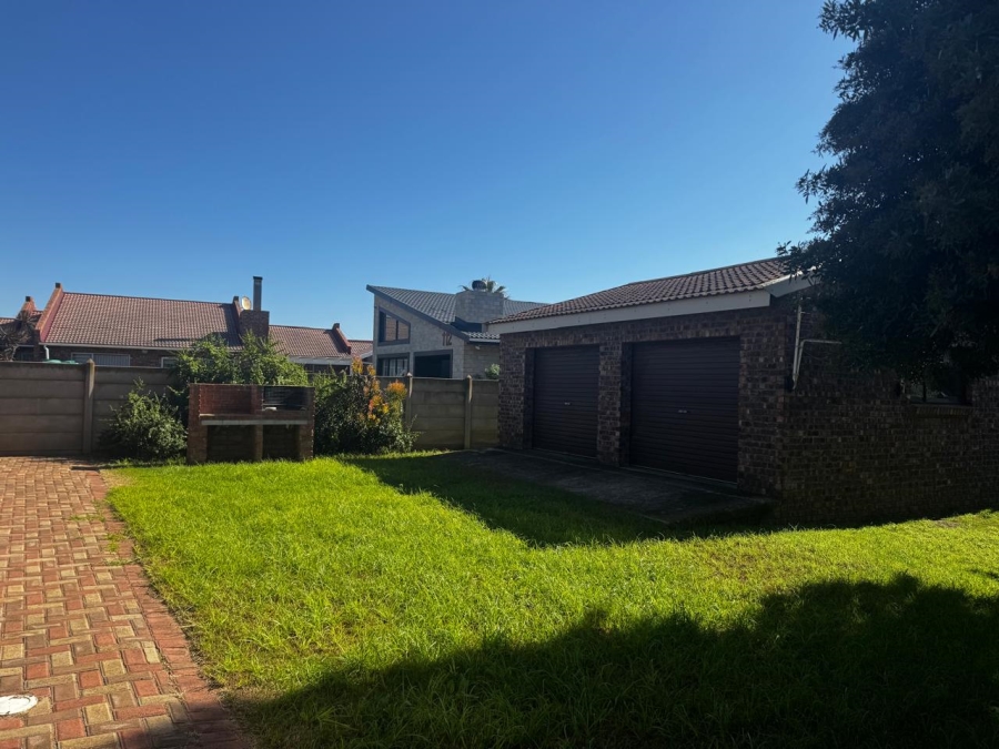 5 Bedroom Property for Sale in Kabeljauws Eastern Cape